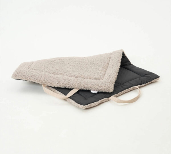 antislip mat honden onderweg creme