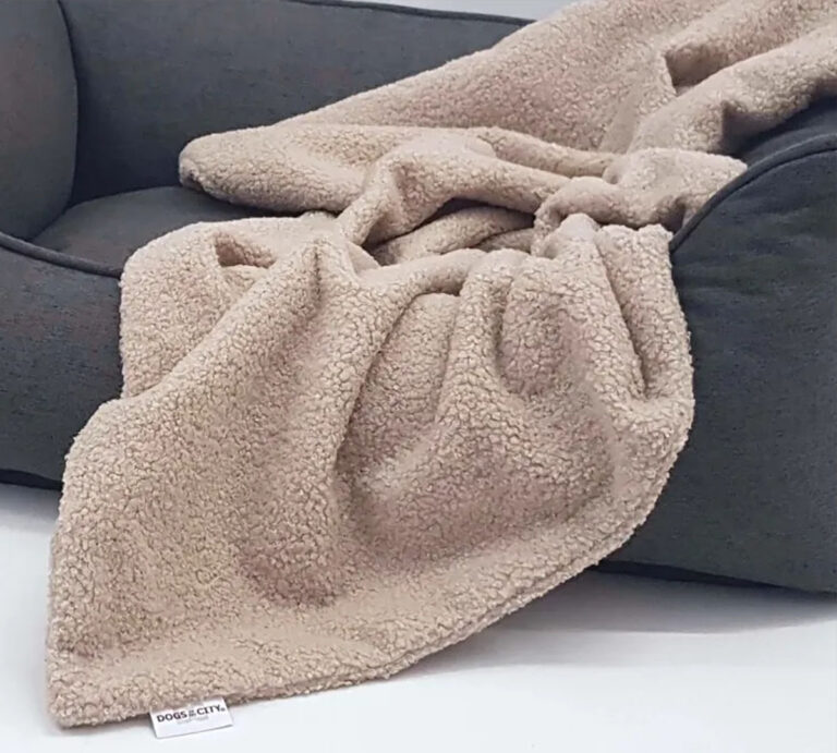beige hondenkleed teddy