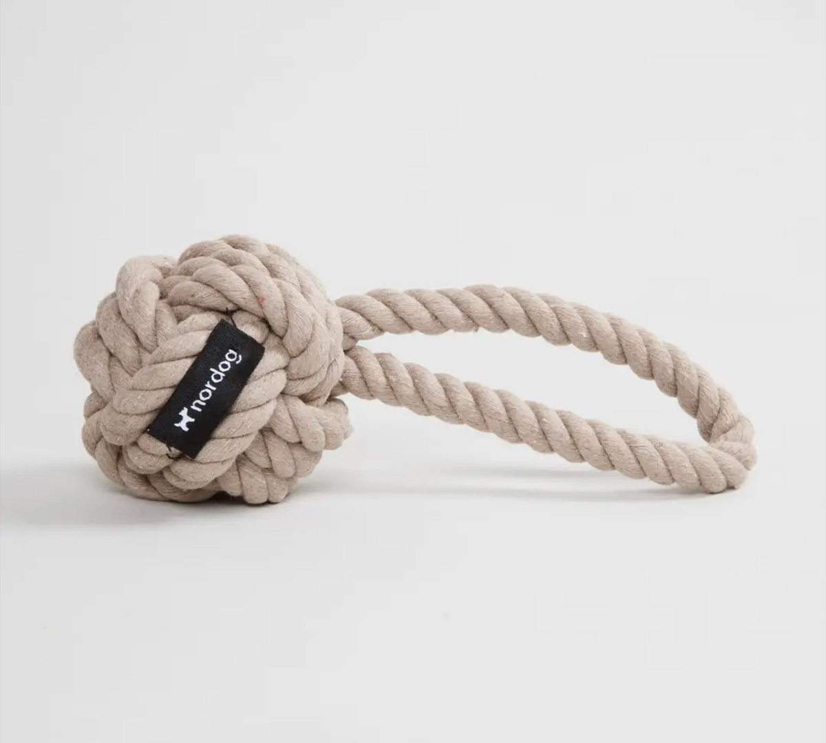 beige touwspeeltje voor honden