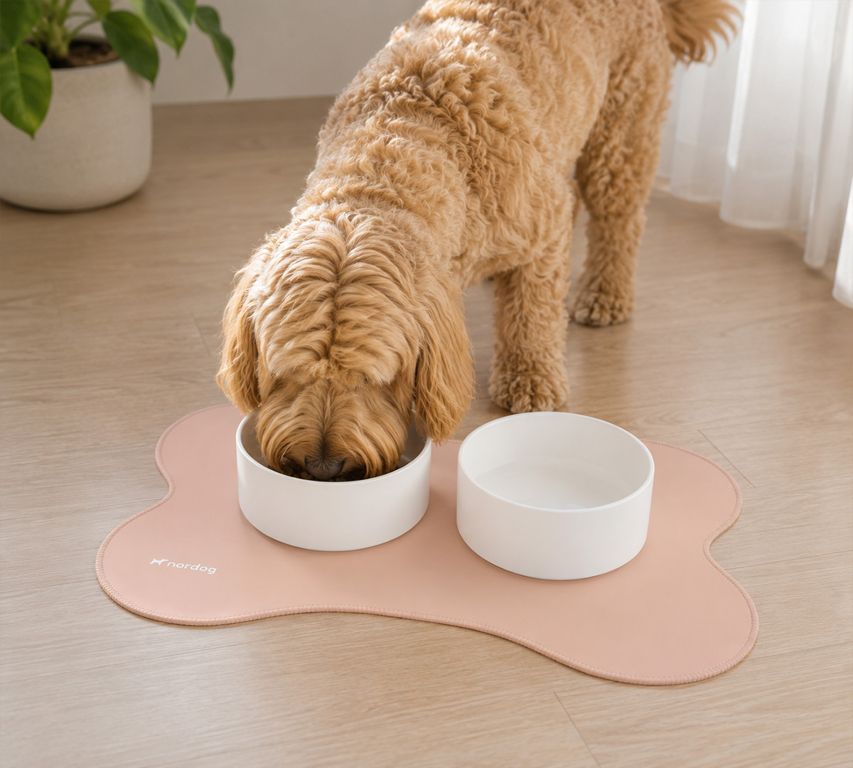 roze placemat honden voer en drinkbak