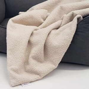 wit hondenkleed teddy